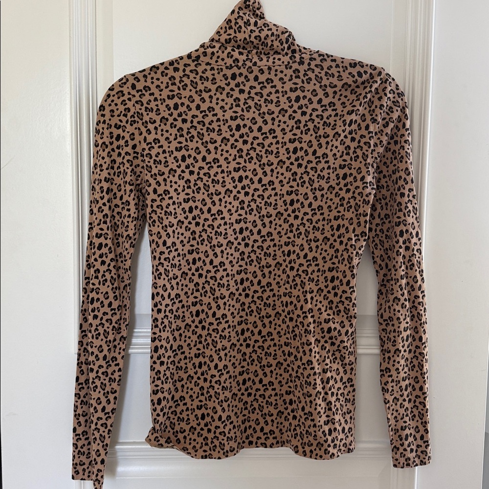 J. Crew Leopard Print Tissue Crepe Cotton Turtleneck XS Fall Layering Essential - Picture 6 of 8
